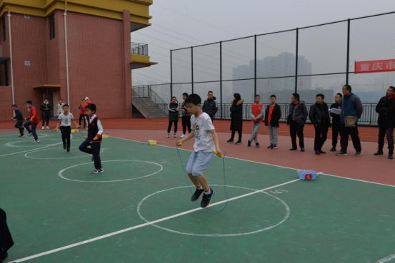 九龙坡区中小学跳踢运动会在蟠龙小学成功举办